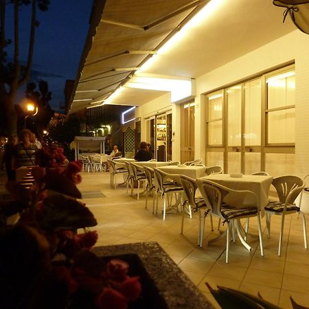 Hotel Gioiella Rimini Extérieur photo