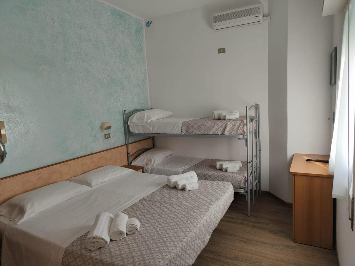 Hotel Gioiella Rimini Extérieur photo