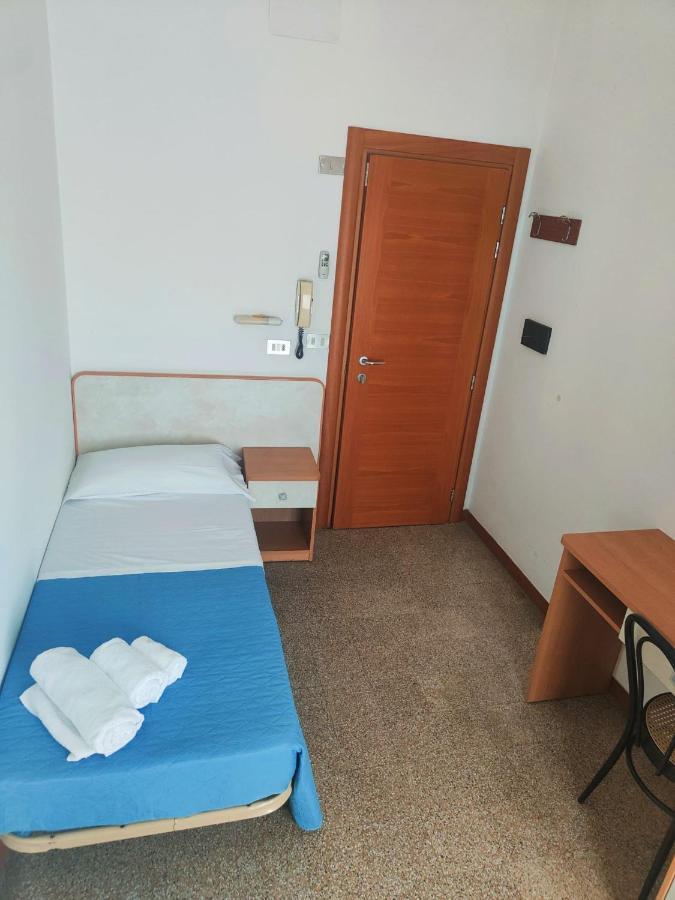 Hotel Gioiella Rimini Extérieur photo